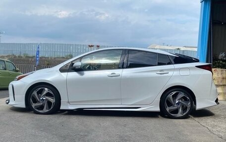 Toyota Prius IV XW50, 2022 год, 1 550 001 рублей, 9 фотография