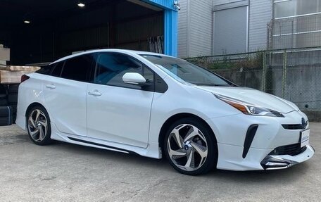 Toyota Prius IV XW50, 2022 год, 1 550 001 рублей, 4 фотография