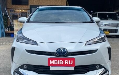 Toyota Prius IV XW50, 2022 год, 1 550 001 рублей, 3 фотография