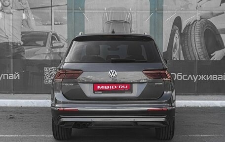 Volkswagen Tiguan II, 2020 год, 2 999 000 рублей, 4 фотография