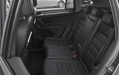 Volkswagen Tiguan II, 2020 год, 2 999 000 рублей, 9 фотография