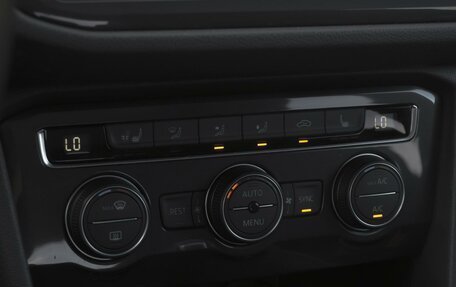 Volkswagen Tiguan II, 2020 год, 2 999 000 рублей, 13 фотография