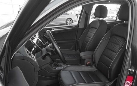 Volkswagen Tiguan II, 2020 год, 2 999 000 рублей, 10 фотография
