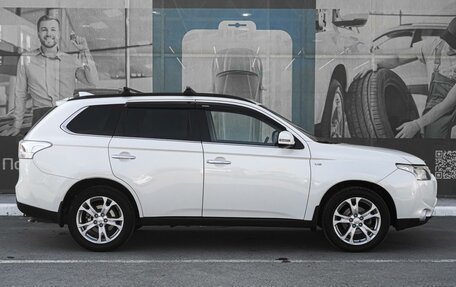 Mitsubishi Outlander III рестайлинг 3, 2013 год, 1 929 000 рублей, 5 фотография