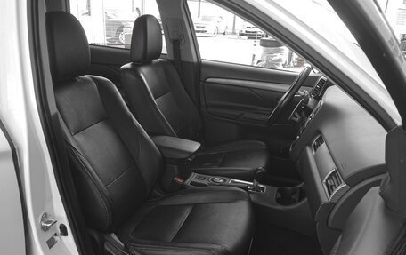 Mitsubishi Outlander III рестайлинг 3, 2013 год, 1 929 000 рублей, 8 фотография