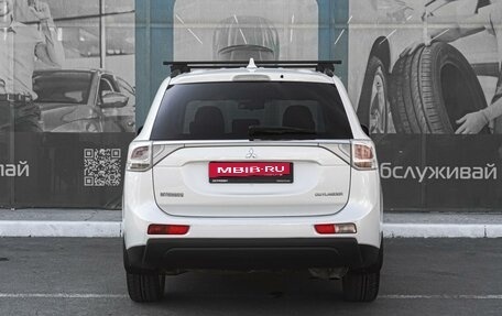 Mitsubishi Outlander III рестайлинг 3, 2013 год, 1 929 000 рублей, 4 фотография