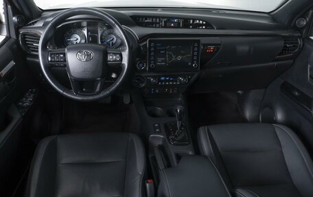 Toyota Hilux VIII, 2021 год, 5 889 000 рублей, 13 фотография