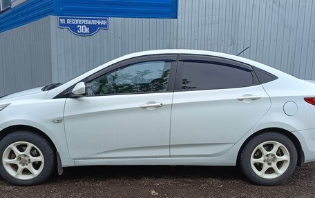 Hyundai Solaris II рестайлинг, 2011 год, 670 000 рублей, 1 фотография
