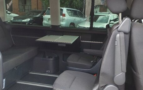 Volkswagen Multivan T6 рестайлинг, 2016 год, 3 500 000 рублей, 6 фотография