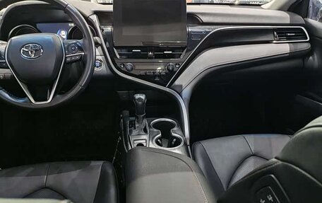 Toyota Camry, 2022 год, 2 099 000 рублей, 9 фотография