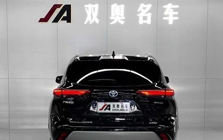 Toyota Highlander, 2022 год, 3 790 000 рублей, 4 фотография