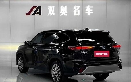 Toyota Highlander, 2022 год, 3 790 000 рублей, 3 фотография