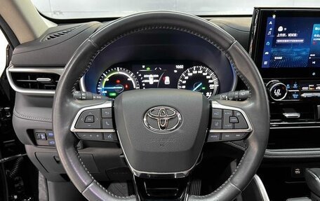 Toyota Highlander, 2022 год, 3 790 000 рублей, 11 фотография