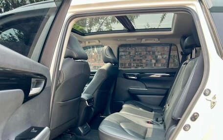 Toyota Highlander, 2022 год, 3 665 000 рублей, 12 фотография