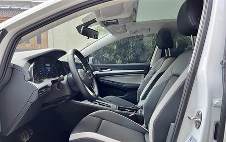 Volkswagen Golf VIII, 2022 год, 1 640 000 рублей, 10 фотография