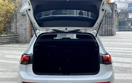 Volkswagen Golf VIII, 2022 год, 1 640 000 рублей, 23 фотография