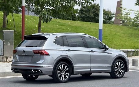 Volkswagen Tiguan II, 2022 год, 2 440 000 рублей, 7 фотография
