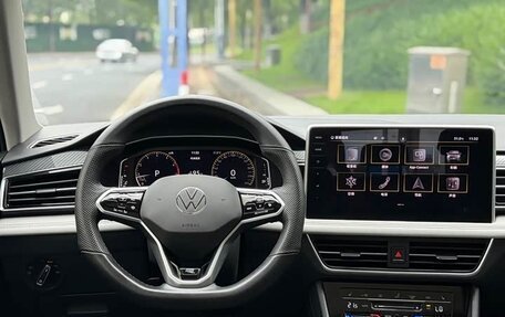 Volkswagen Tiguan II, 2022 год, 2 440 000 рублей, 16 фотография
