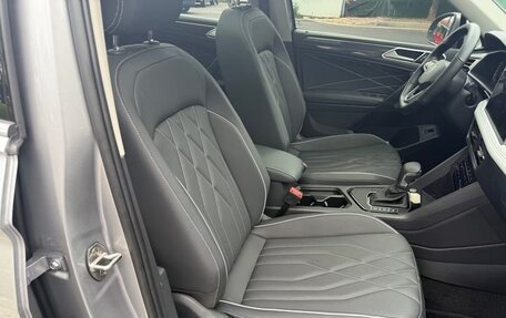 Volkswagen Tiguan II, 2022 год, 2 440 000 рублей, 22 фотография