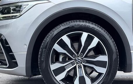 Volkswagen Tiguan II, 2022 год, 2 440 000 рублей, 30 фотография