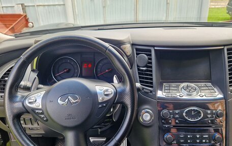 Infiniti FX II, 2010 год, 2 000 000 рублей, 9 фотография