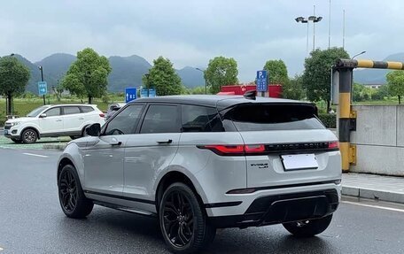 Land Rover Range Rover Evoque II, 2022 год, 2 850 000 рублей, 5 фотография