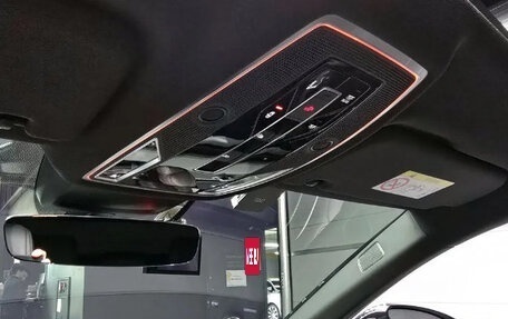 Audi A8, 2022 год, 8 030 000 рублей, 16 фотография