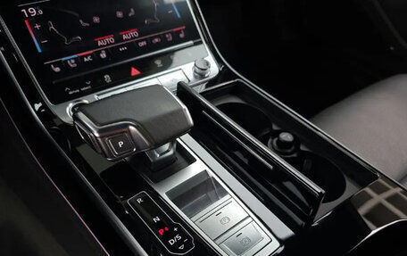Audi A8, 2021 год, 5 680 000 рублей, 14 фотография