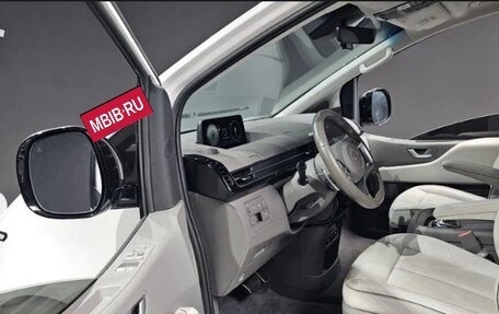 Hyundai Staria, 2022 год, 3 000 000 рублей, 6 фотография