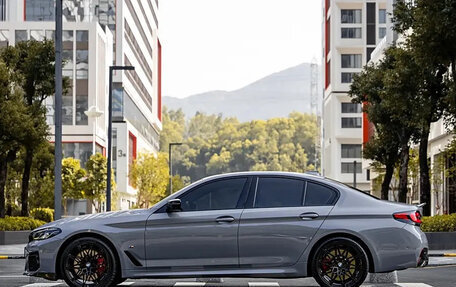 BMW 5 серия, 2021 год, 4 999 055 рублей, 3 фотография