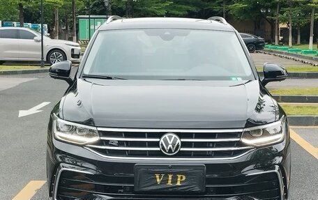 Volkswagen Tiguan II, 2022 год, 2 250 000 рублей, 2 фотография