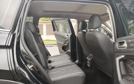Volkswagen Tiguan II, 2022 год, 2 250 000 рублей, 10 фотография