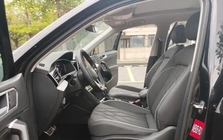 Volkswagen Tiguan II, 2022 год, 2 250 000 рублей, 8 фотография