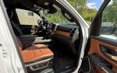 Rambler 1500, 2022 год, 8 300 000 рублей, 27 фотография