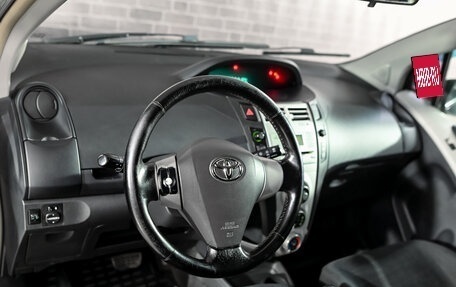 Toyota Yaris III рестайлинг, 2006 год, 570 000 рублей, 11 фотография