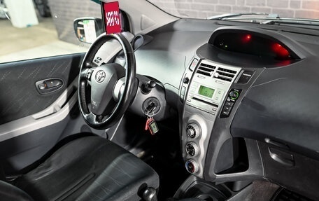Toyota Yaris III рестайлинг, 2006 год, 570 000 рублей, 15 фотография