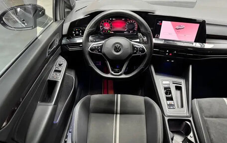 Volkswagen Golf VIII, 2022 год, 1 760 690 рублей, 12 фотография