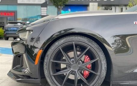 Chevrolet Camaro VI, 2017 год, 2 350 000 рублей, 10 фотография