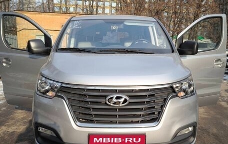 Hyundai Grand Starex Grand Starex I рестайлинг 2, 2020 год, 4 150 000 рублей, 1 фотография