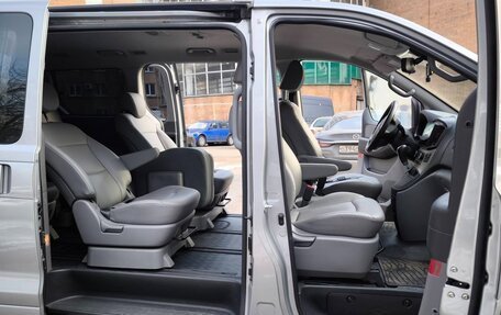 Hyundai Grand Starex Grand Starex I рестайлинг 2, 2020 год, 4 150 000 рублей, 17 фотография