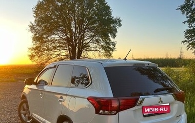 Mitsubishi Outlander III рестайлинг 3, 2015 год, 1 580 000 рублей, 1 фотография