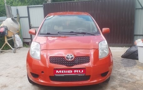 Toyota Yaris III рестайлинг, 2006 год, 657 000 рублей, 1 фотография