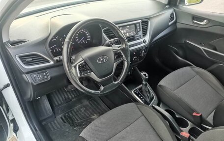Hyundai Solaris II рестайлинг, 2018 год, 1 100 000 рублей, 25 фотография