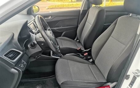 Hyundai Solaris II рестайлинг, 2018 год, 1 100 000 рублей, 22 фотография