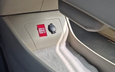 Toyota Prius, 2009 год, 1 100 000 рублей, 15 фотография
