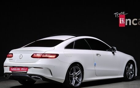 Mercedes-Benz E-Класс, 2018 год, 2 813 000 рублей, 2 фотография