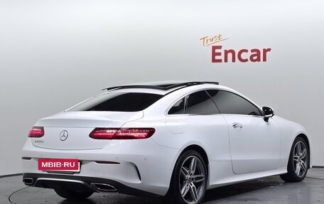 Mercedes-Benz E-Класс, 2019 год, 3 102 000 рублей, 2 фотография