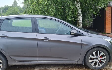 Hyundai Solaris II рестайлинг, 2016 год, 1 000 000 рублей, 2 фотография