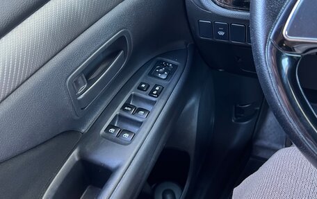 Mitsubishi Outlander III рестайлинг 3, 2015 год, 1 580 000 рублей, 5 фотография