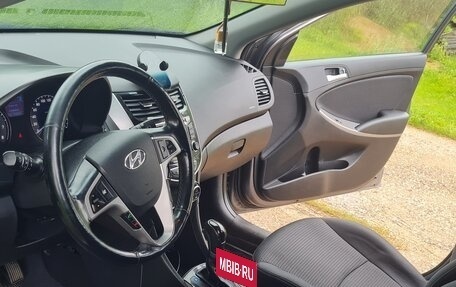 Hyundai Solaris II рестайлинг, 2016 год, 1 000 000 рублей, 4 фотография